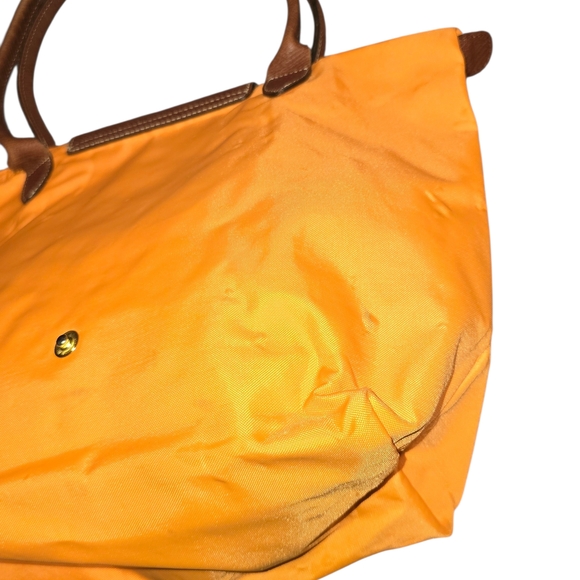 Longchamp Les Pliages Tote Orange Sherbert. - Picture 8 of 11